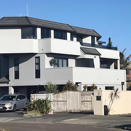 Superb beachside location, private&tranquil Appartamento Mount Maunganui Esterno foto