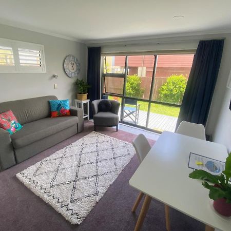 Superb beachside location, private&tranquil Appartamento Mount Maunganui Esterno foto