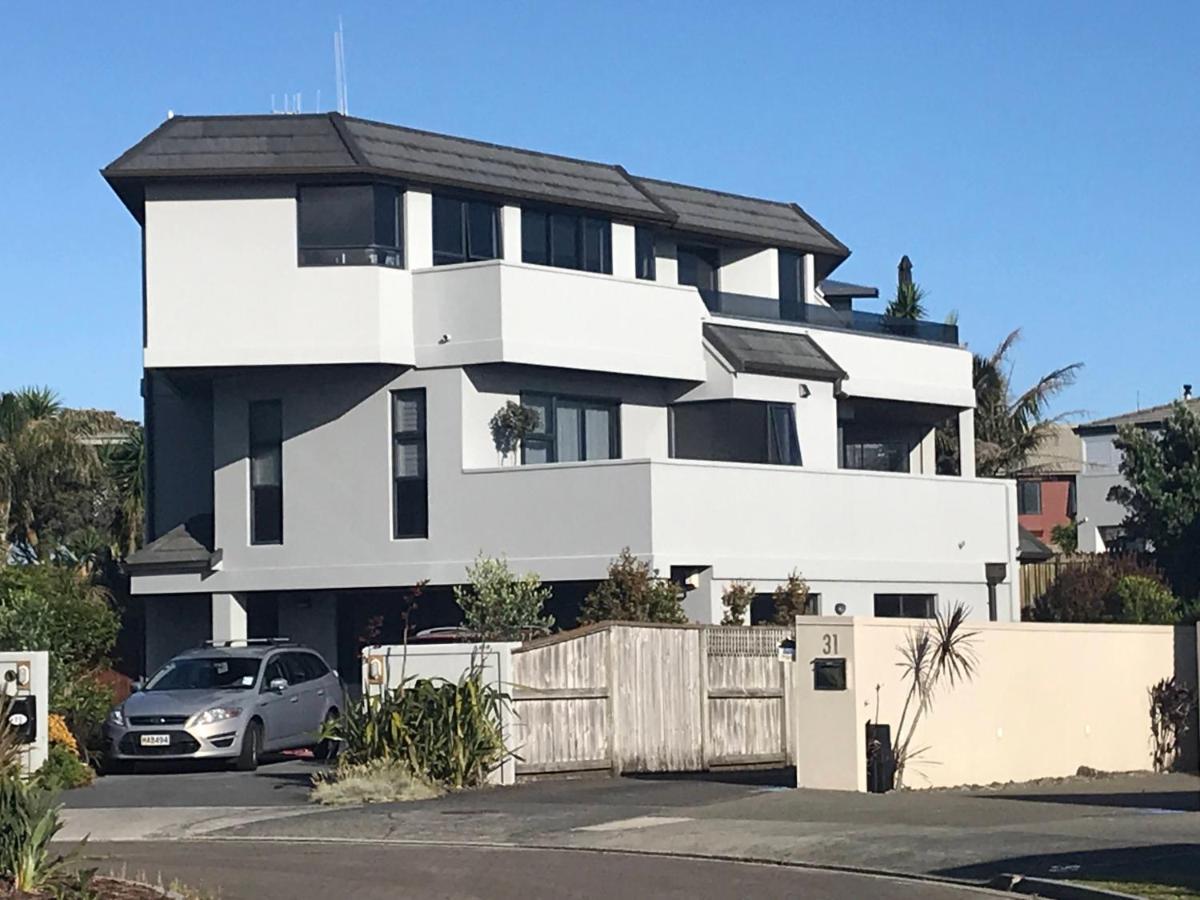 Superb beachside location, private&tranquil Appartamento Mount Maunganui Esterno foto