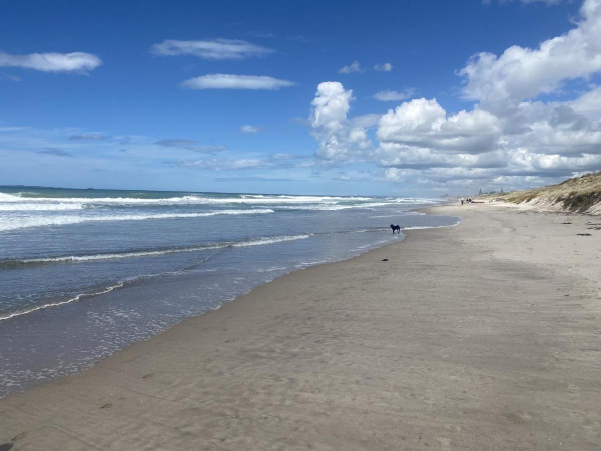 Superb beachside location, private&tranquil Appartamento Mount Maunganui Esterno foto